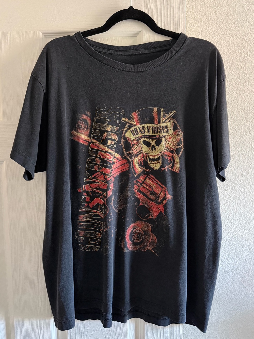 Vintage Black Guns N' Roses Skull Graphic Tee